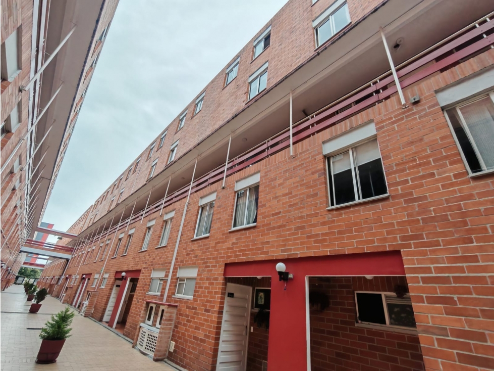 Casa en venta en Ciudad Alsacia, Bogotá · foto 4 de 24