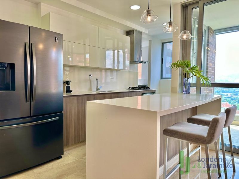 Apartamento en arriendo en Lalinde, Medellín · foto 3 de 16
