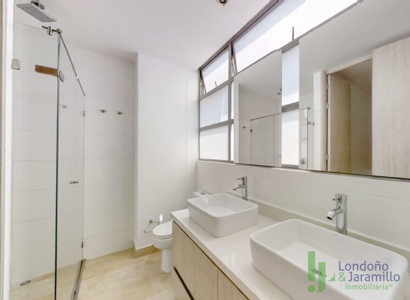 Apartamento en arriendo en Lalinde, Medellín · foto 11 de 16