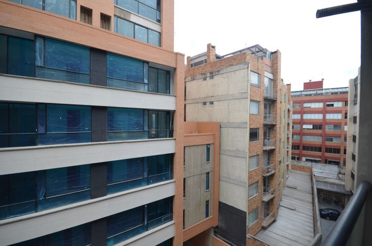 Apartamento de 1 alcoba en venta en Santa Barbara Oriental, Bogotá, 46 m² · foto 9 de 24