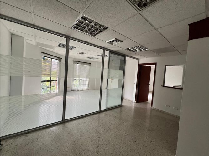Oficina en venta en San Pedro, Cali, 60 m² · foto 4 de 24
