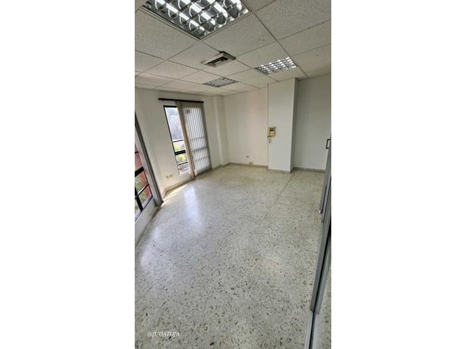 Oficina en venta en San Pedro, Cali, 60 m² · foto 13 de 24