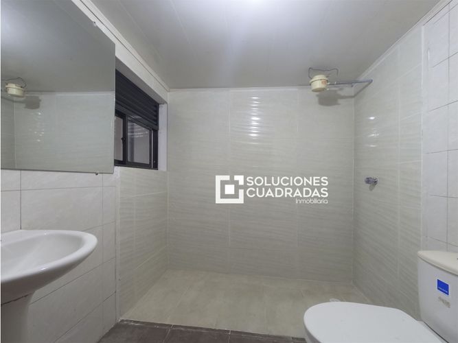 Casa de 5 alcobas en venta en Centro, Sopó, 253 m² · foto 3 de 14