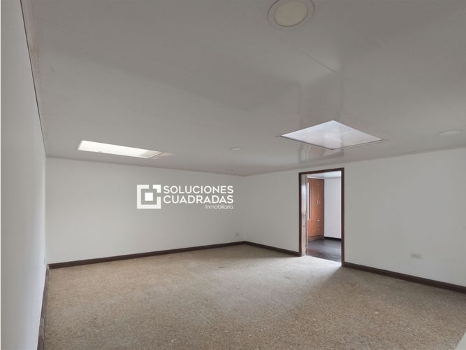 Casa de 5 alcobas en venta en Centro, Sopó, 253 m² · foto 4 de 14