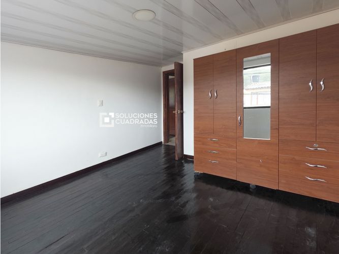 Casa de 5 alcobas en venta en Centro, Sopó, 253 m² · foto 9 de 14