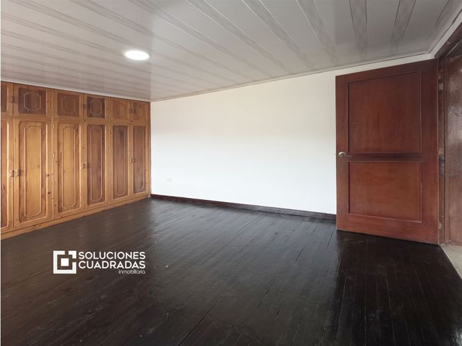 Casa de 5 alcobas en venta en Centro, Sopó, 253 m² · foto 11 de 14