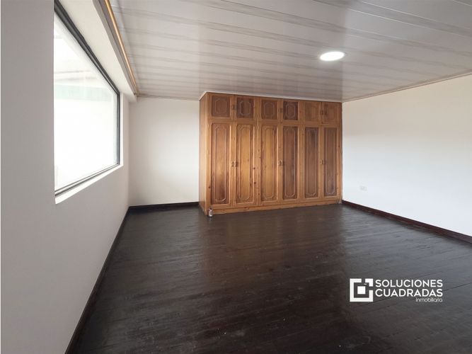 Casa de 5 alcobas en venta en Centro, Sopó, 253 m² · foto 12 de 14