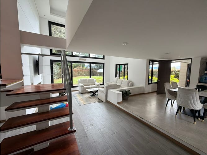 Casa de 3 alcobas en venta en El Abra, Cota, 270 m² · foto 2 de 16