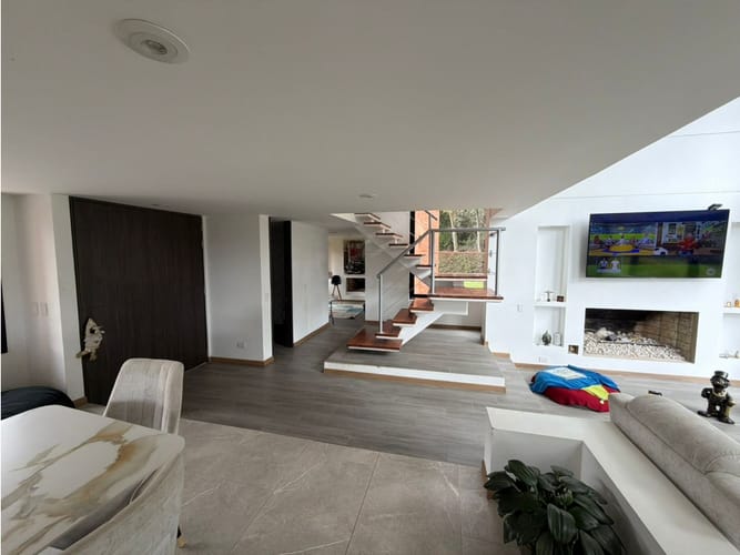 Casa de 3 alcobas en venta en El Abra, Cota, 270 m² · foto 5 de 16