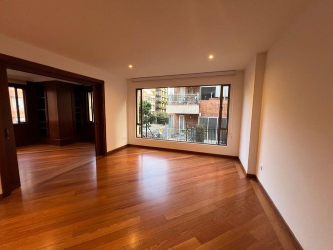 Apartamento de 4 alcobas en arriendo en Chico Norte, Bogotá, 219 m² · foto 8 de 24