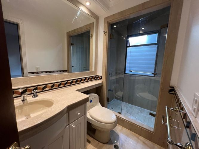 Apartamento de 4 alcobas en arriendo en Chico Norte, Bogotá, 219 m² · foto 16 de 24