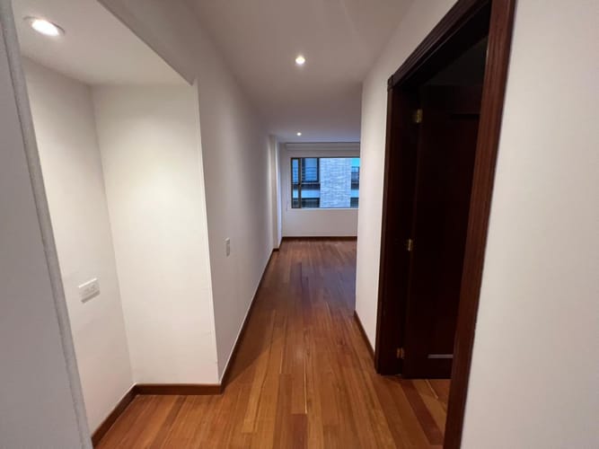 Apartamento de 4 alcobas en arriendo en Chico Norte, Bogotá, 219 m² · foto 22 de 24
