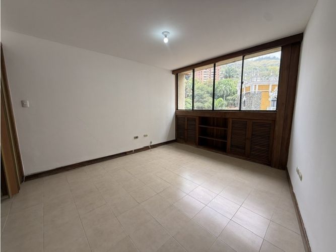 Apartamento de 2 alcobas en venta en Centenario, Cali, 180 m² · foto 8 de 17