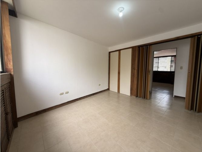 Apartamento de 2 alcobas en venta en Centenario, Cali, 180 m² · foto 9 de 17