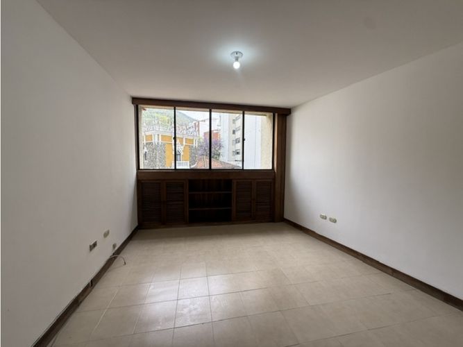 Apartamento de 2 alcobas en venta en Centenario, Cali, 180 m² · foto 10 de 17