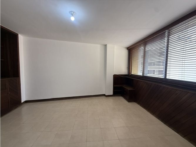 Apartamento de 2 alcobas en venta en Centenario, Cali, 180 m² · foto 11 de 17