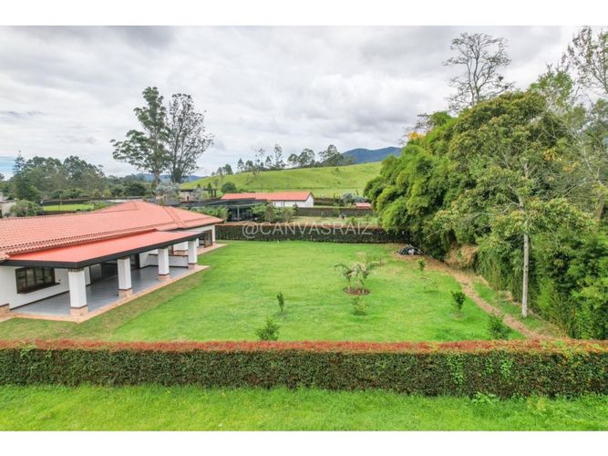 Casa de 4 alcobas en venta en So�Adora, El Carmen de Viboral, 650 m² · foto 6 de 24