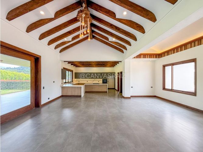 Casa de 4 alcobas en venta en So�Adora, El Carmen de Viboral, 650 m² · foto 19 de 24