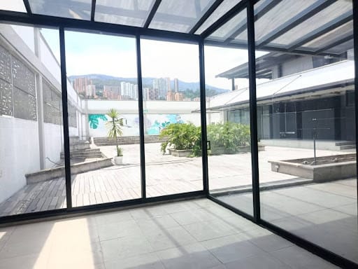 Local en arriendo en Perpetuo Socorro, Medellín, 1000 m² · foto 4 de 16
