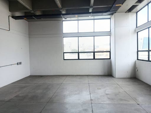Local en arriendo en Perpetuo Socorro, Medellín, 1000 m² · foto 12 de 16