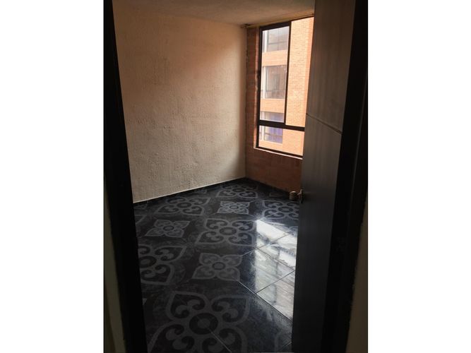 Apartamento de 3 alcobas en venta en Uaecd 007, Soacha, 45 m² · foto 3 de 7