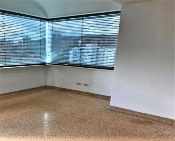 Consultorio en venta en El Poblado, Medellín, 34 m² · foto 2 de 5
