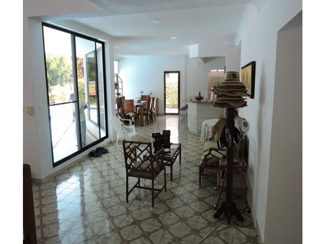 Casa de 3 alcobas en venta en Guabinal Plan, Girardot, 377 m² · foto 10 de 24