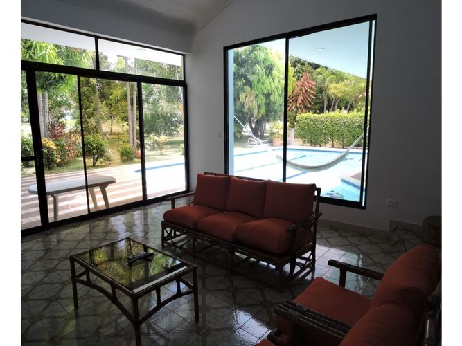 Casa de 3 alcobas en venta en Guabinal Plan, Girardot, 377 m² · foto 13 de 24