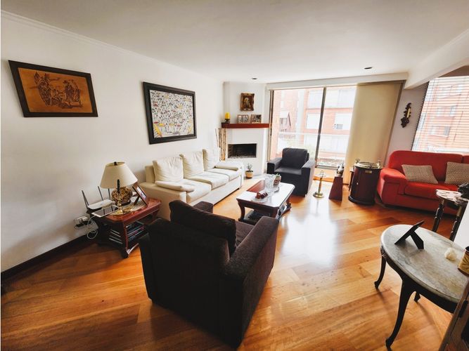 Apartamento de 3 alcobas en venta en Chico, Bogotá, 148 m² · foto 4 de 24