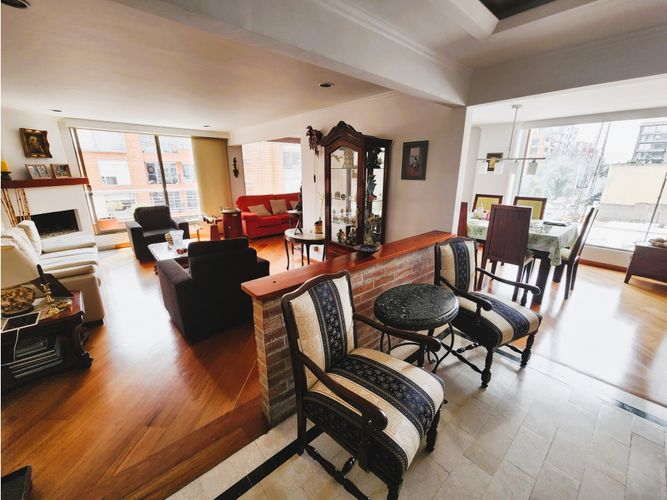 Apartamento de 3 alcobas en venta en Chico, Bogotá, 148 m² · foto 7 de 24