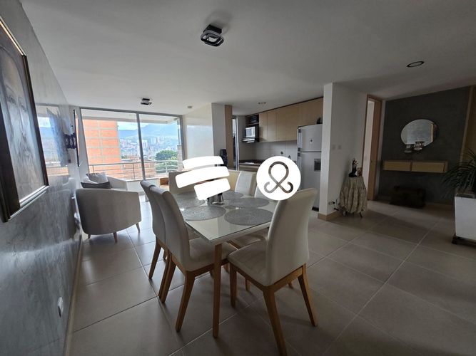 Apartamento de 3 alcobas en venta en Laureles, Medellín, 78 m² · foto 2 de 13