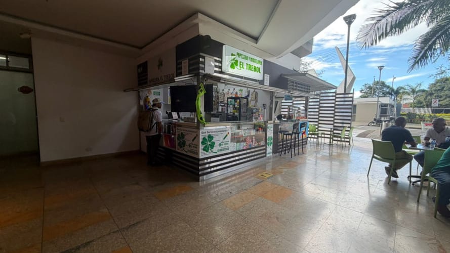 Local en venta en Viviendas Del Sur, Itagüí, 27 m² · foto 2 de 3