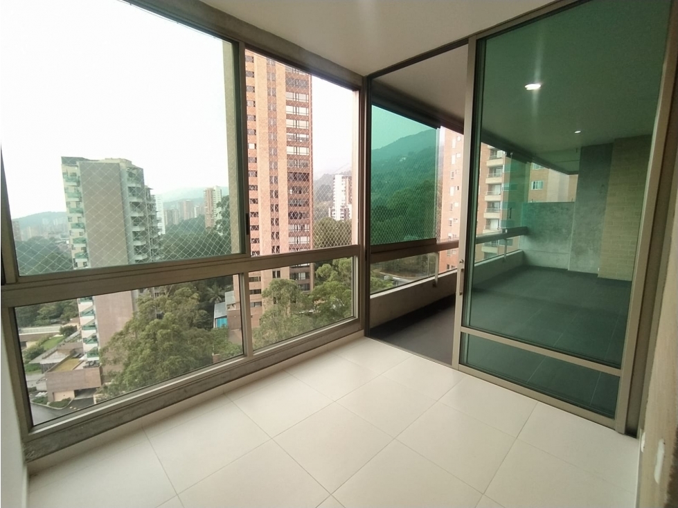 Apartamento en arriendo en Los Balsos, Medellín · foto 5 de 24