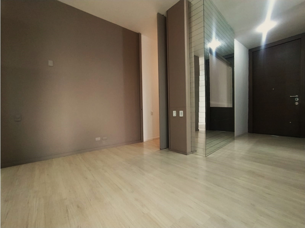 Apartamento en arriendo en Los Balsos, Medellín · foto 8 de 24