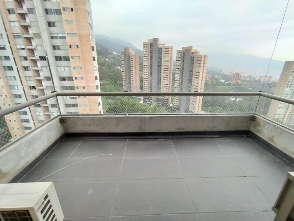Apartamento en arriendo en Los Balsos, Medellín · foto 17 de 24