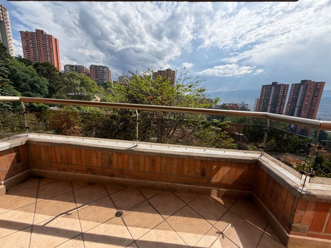 Apartamento de 3 alcobas en arriendo en Los Balsos, Medellín, 127 m² · foto 13 de 14