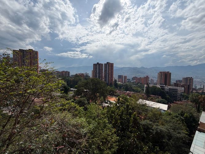 Apartamento de 3 alcobas en arriendo en Los Balsos, Medellín, 127 m² · foto 14 de 14
