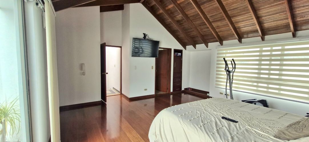Casa de 5 alcobas en venta en Ub. El Recreo, Tunja, 235 m² · foto 13 de 15