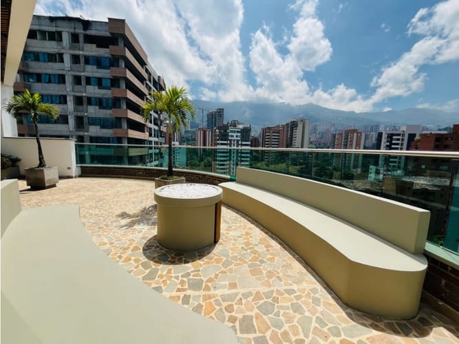 Apartamento de 3 alcobas en arriendo en San Lucas, Medellín, 339 m² · foto 3 de 24