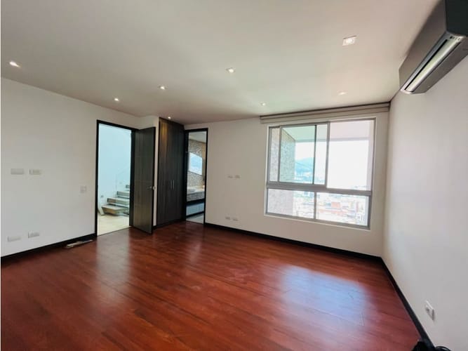 Apartamento de 3 alcobas en arriendo en San Lucas, Medellín, 339 m² · foto 18 de 24