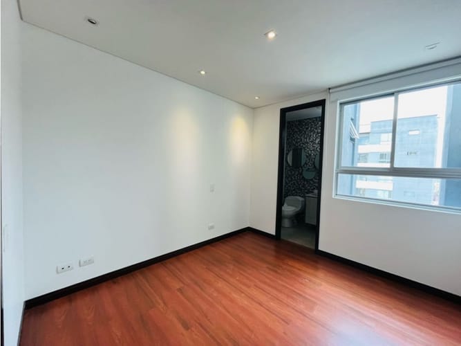Apartamento de 3 alcobas en arriendo en San Lucas, Medellín, 339 m² · foto 20 de 24