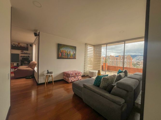 Apartamento en venta en Colina Campestre, Bogotá · foto 2 de 19