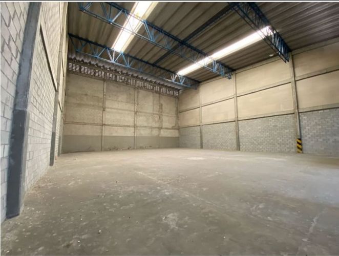 Bodega en arriendo en Altos Del Prado, Barranquilla, 600 m² · foto 8 de 14