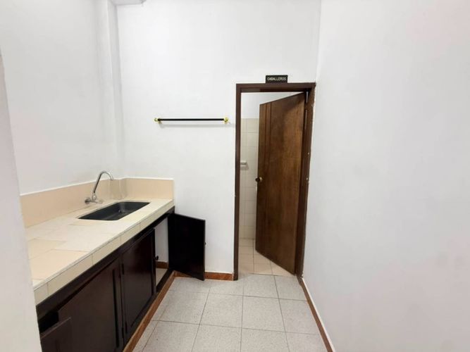 Local en arriendo en Sotomayor, Bucaramanga, 137 m² · foto 9 de 11