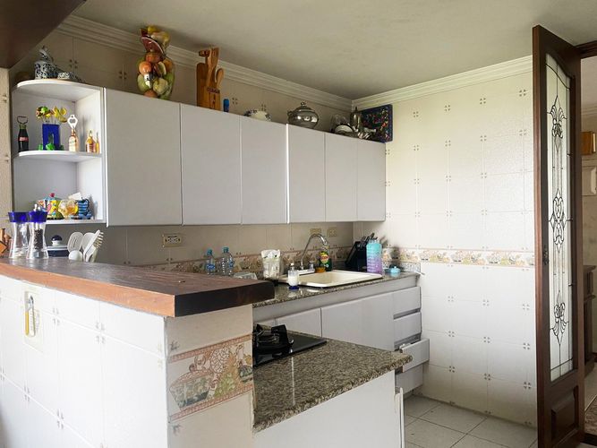 Apartamento de 3 alcobas en arriendo en El Poblado, Medellín, 121 m² · foto 5 de 16