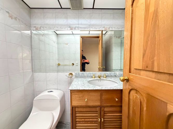 Apartamento de 4 alcobas en venta en El Retiro, Bogotá, 271 m² · foto 20 de 21