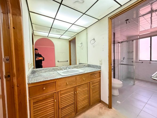 Apartamento de 4 alcobas en venta en El Retiro, Bogotá, 271 m² · foto 13 de 21