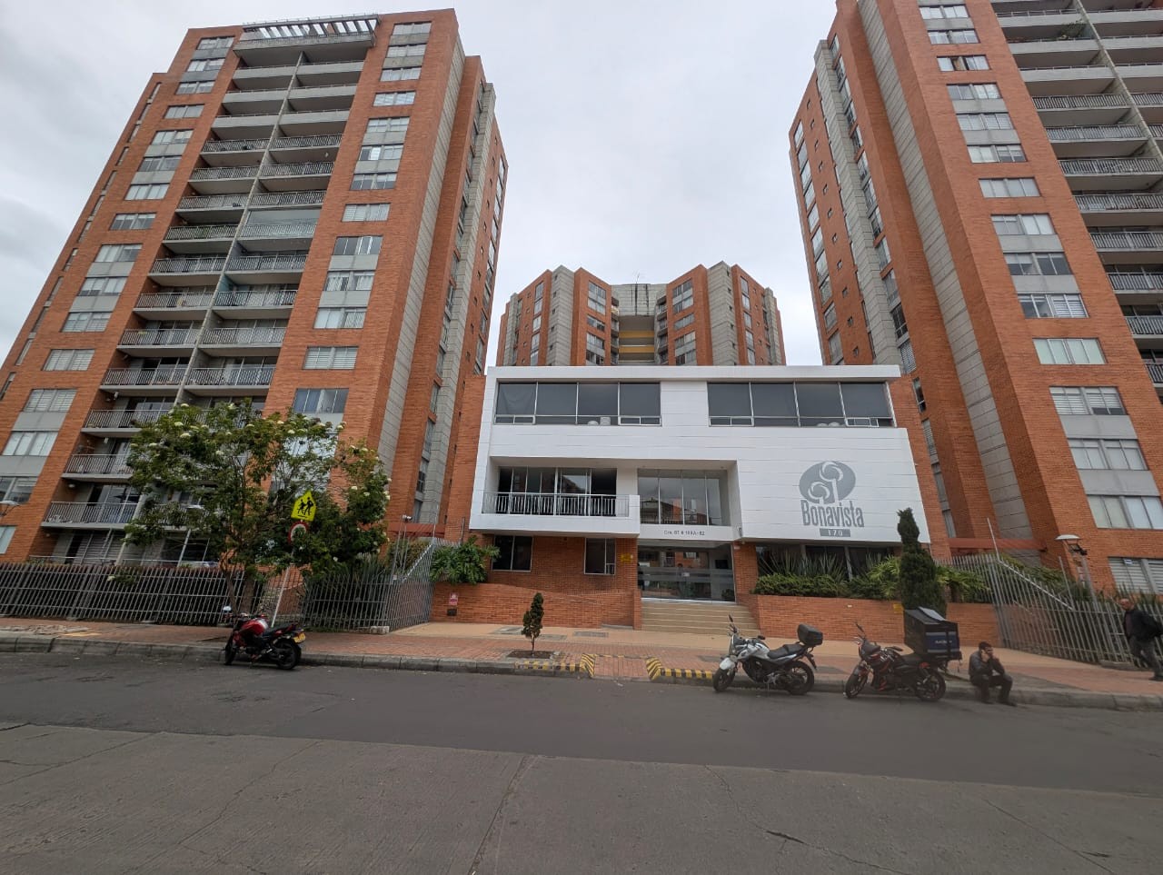 Apartment for rent in Portales del norte, Bogotá
