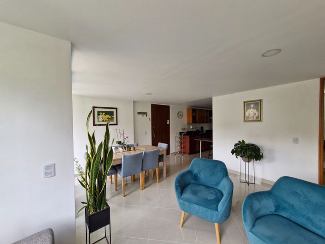 Apartamento de 3 alcobas en venta en El Trapiche, Sabaneta, 86 m² · foto 3 de 19