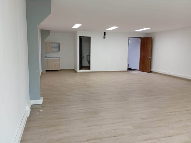 Oficina en arriendo en El Poblado, Medellín, 82 m² · foto 6 de 7